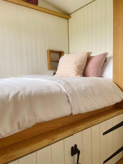 The Hereford Hut, Charming 1 Bedroom Shepherds Hut Callow Zewnętrze zdjęcie