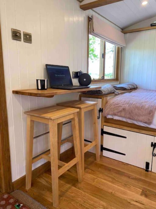 The Hereford Hut, Charming 1 Bedroom Shepherds Hut Callow Zewnętrze zdjęcie