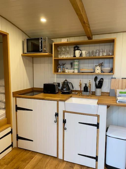 The Hereford Hut, Charming 1 Bedroom Shepherds Hut Callow Zewnętrze zdjęcie
